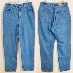 Vintage (10/12) High Waisted Liz Claiborne Medium Wash Rigid Denim Mom Jeans